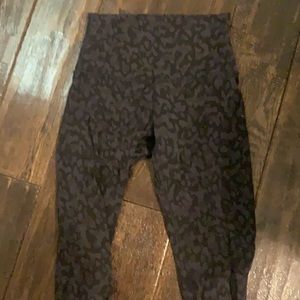 Dark camo lululemon leggings
